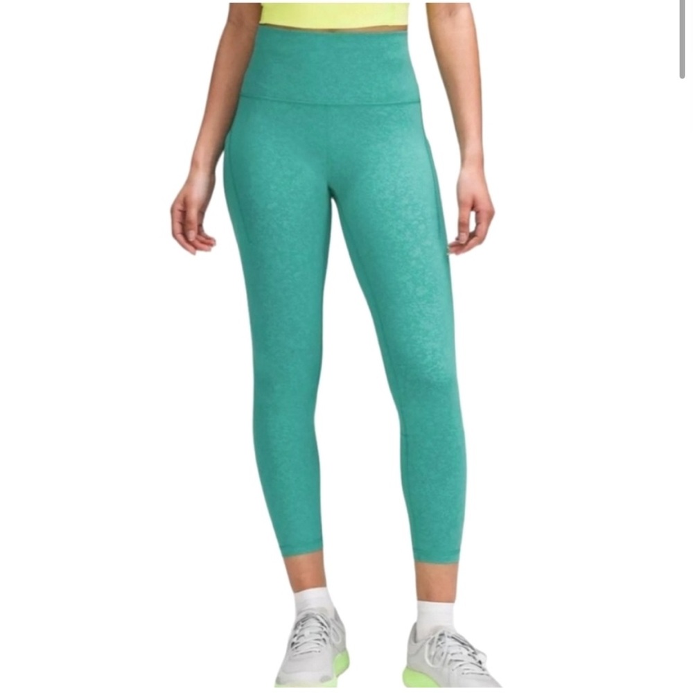 NWT Lululemon Wunder Train 25” w/ Pockets in Blaze Maldives Green size 4